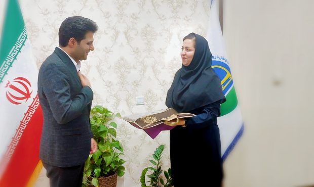 امانتداری بانوی راننده ناوگان حمل ونقل عمومی ؛  بازگشت ((مدارک ارزشمند)) پیدا شده به صاحبش