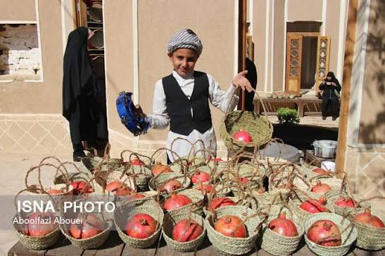 رویداد جشنواره انار در باغشهر تفت با همت جوانان تفتی‌، برگزار می‌شود
