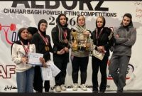 درخشش تیم انرژی مثبت شهرستان یزد در مسابقات مچ‌اندازی و ددلیفت بانوان قهرمانی  البرز